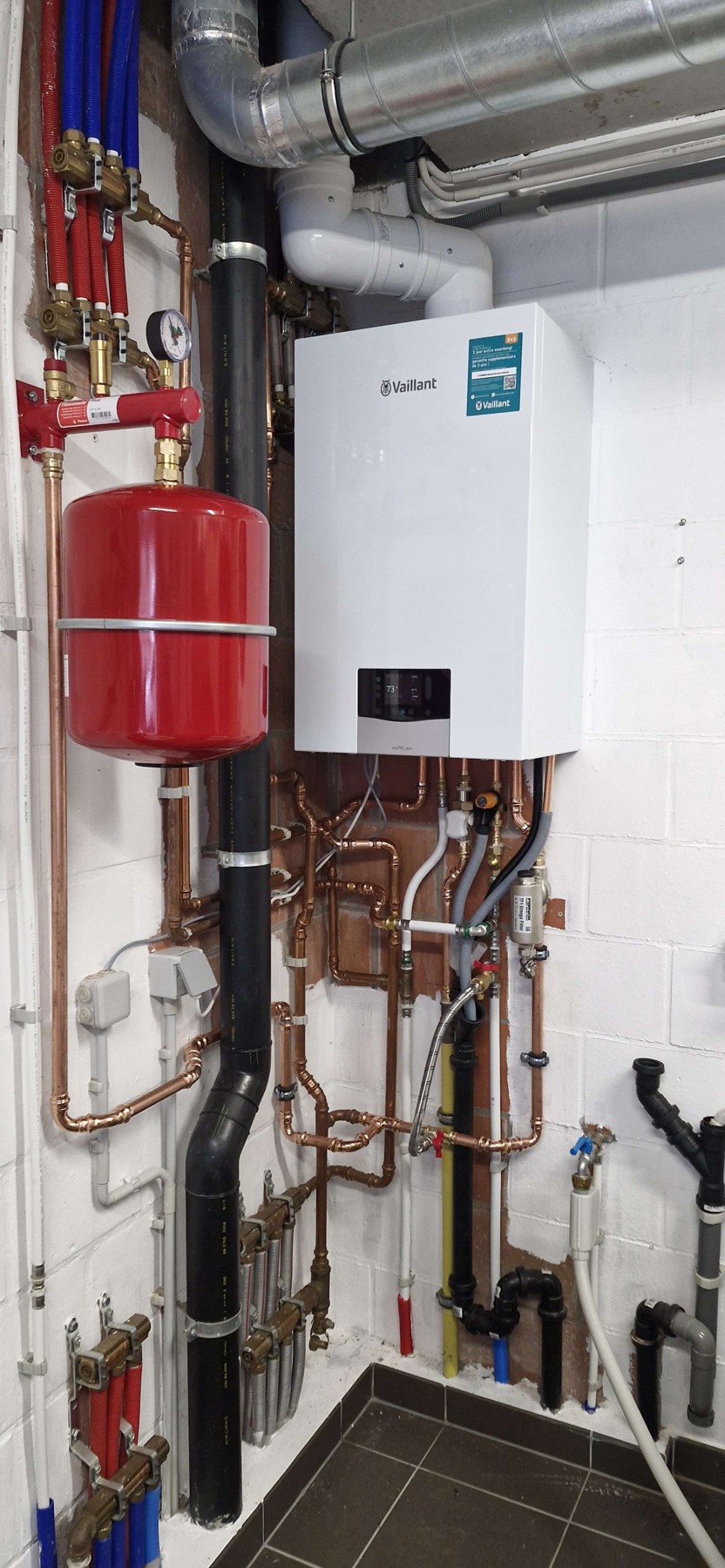 Nieuwe Vaillant-condensatieketel en expansievat in Varsenare
